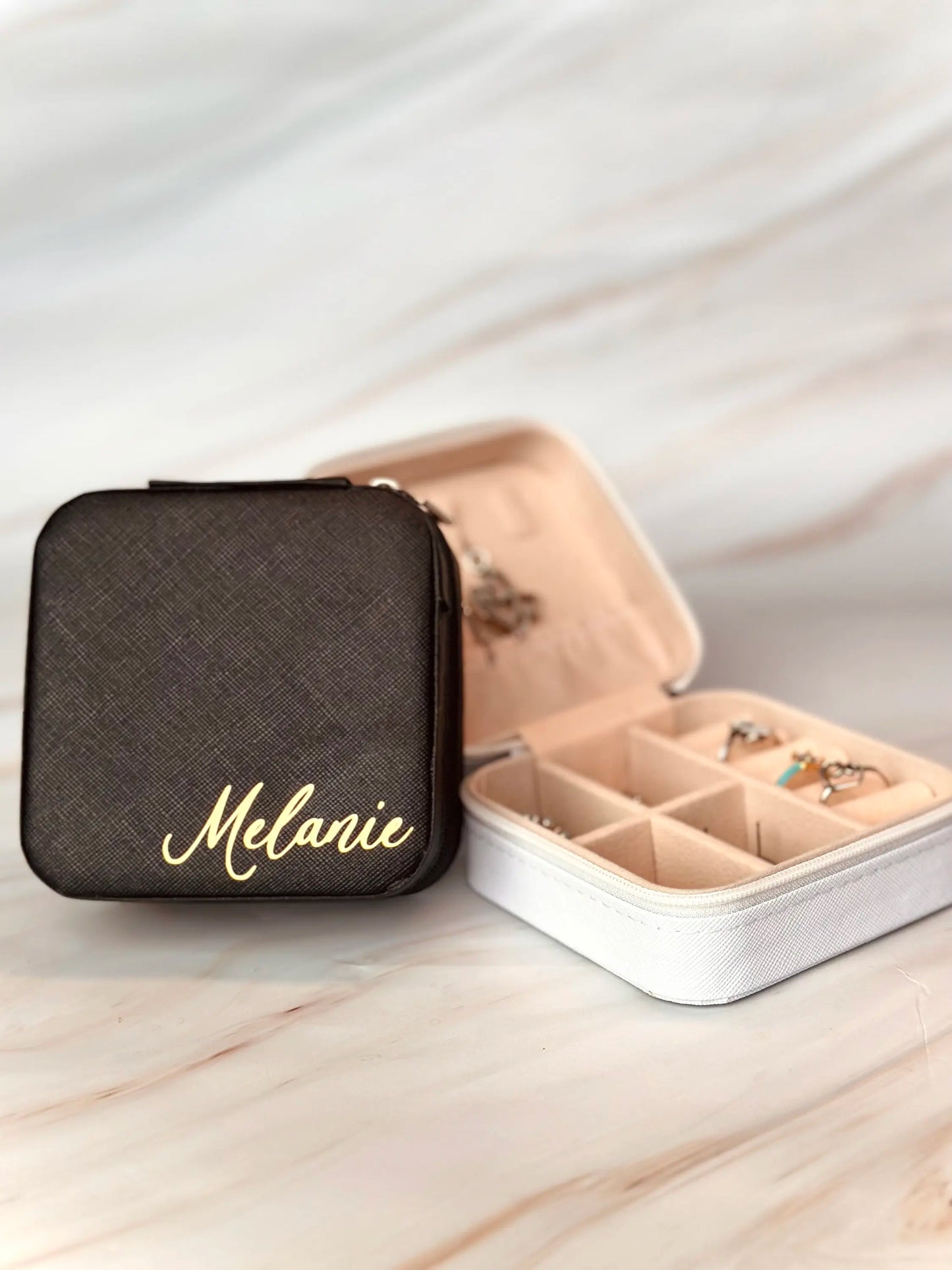 Personalized Bridesmaid Gifts Travel Jewelry Case with Name Customized Gift for Bachelorette Party Gift Birthday Favor For Her
