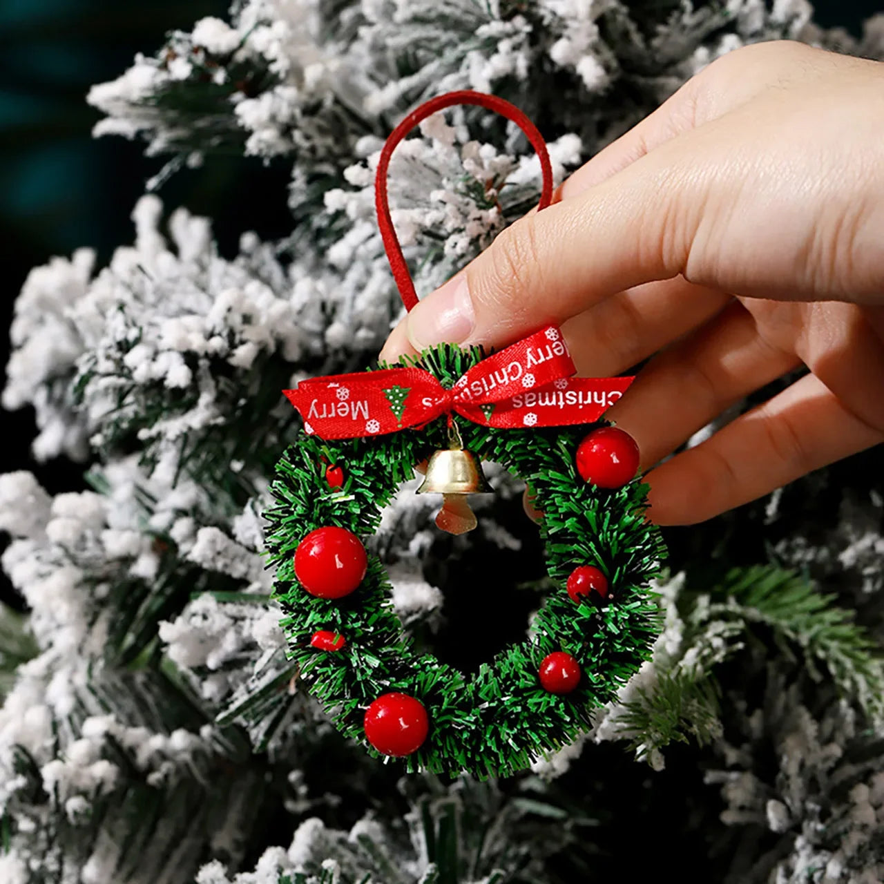 Christmas Tree Decorations Three-dimensional Ornaments Bells Atmosphere Window Display Hanging Decoration Mini Christmas Wreaths