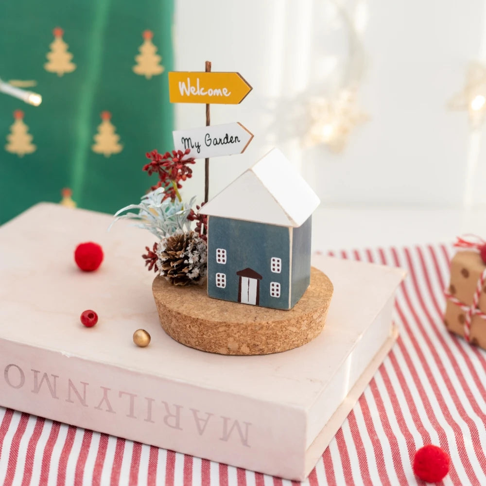 Christmas Tabletop Decorations Winter Wooden House with Mini Artificial Trees Sign Home Room Living Room Decorations Ornaments
