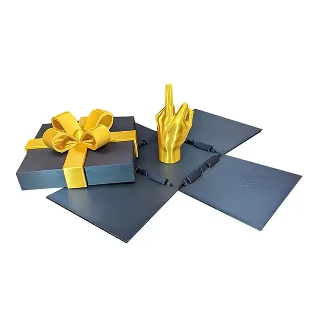 Middle Finger Surprise Gift Box Creative Spoof Hand Gesture Home Office Decor Funny Prank Toy New Year April Fools ' Day Gift
