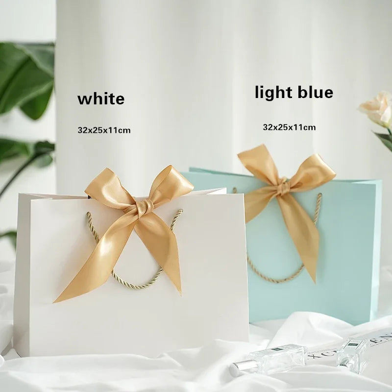 Gift Bags for Logo customization or Price difference for express delivery of goodsis not include the cost of the bag ﻿