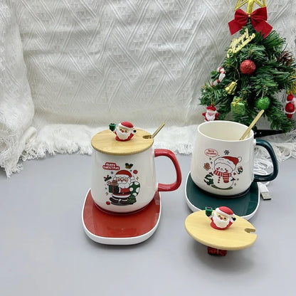 Hot-selling Christmas gifts: Warm cups, covered spoons, souvenir mugs, Christmas ceramic cups