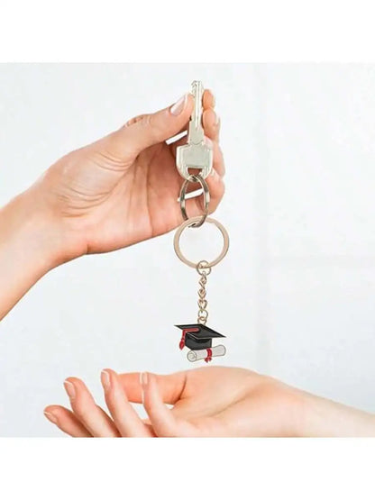 20 Graduation Gifts: Graduation Cap-shaped "Happy Graduation" Keychains. Metal material, suitable for graduation/school return g